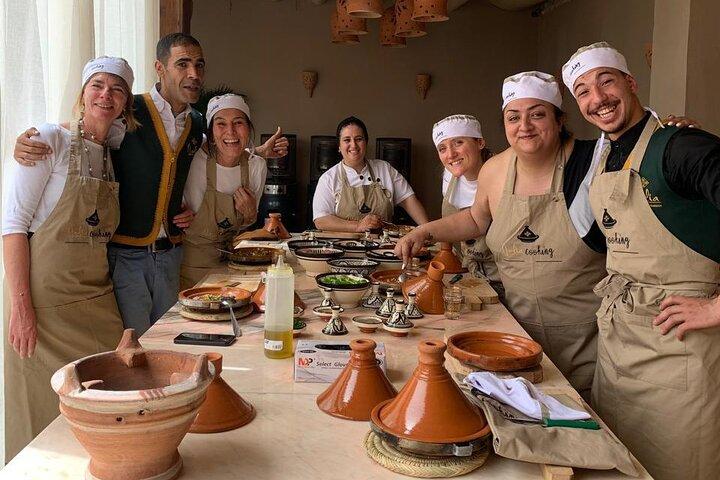 Corso di cucina marocchina a Marrakech: tajine e tè alla menta | Riad Nelia