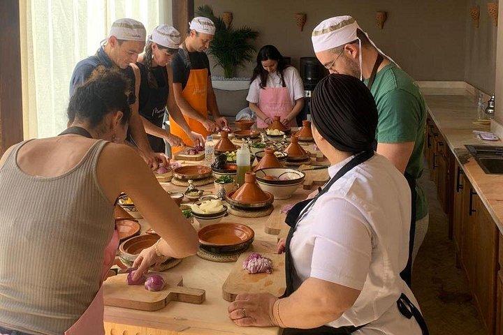 Corso di cucina marocchina a Marrakech: tajine e tè alla menta | Riad Nelia