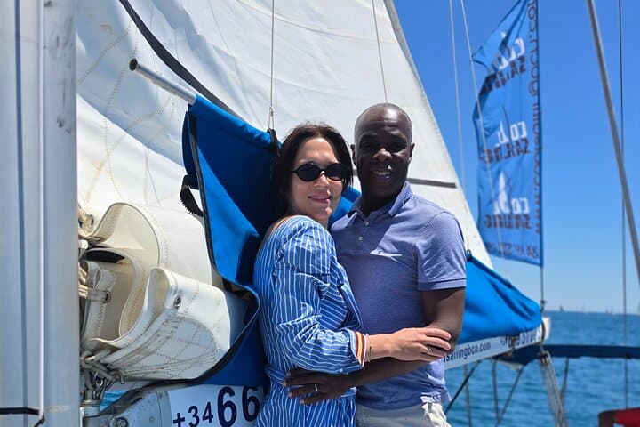 1 Hour Barcelona Sailing Tour Experience with Drinks