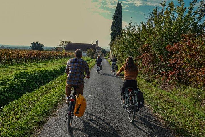 Tour en vino por Saint Emilion en bicicleta eléctrica-Burdeos Recogida y devolución