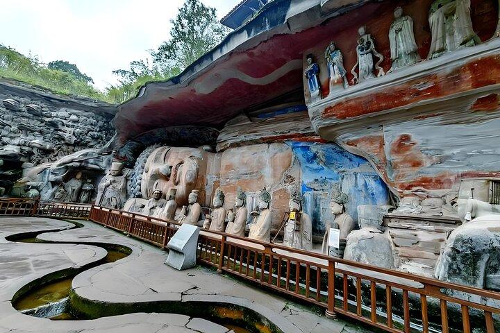 大豆岩彫刻と古代町プライベート文化日帰りツアー