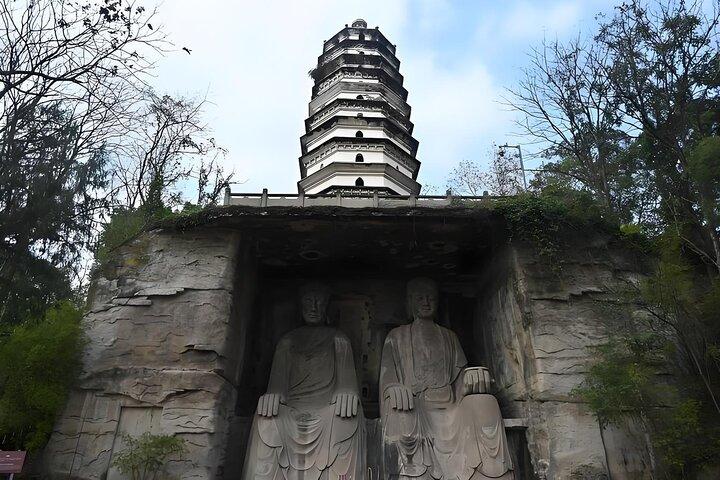 大豆岩彫刻と古代町プライベート文化日帰りツアー