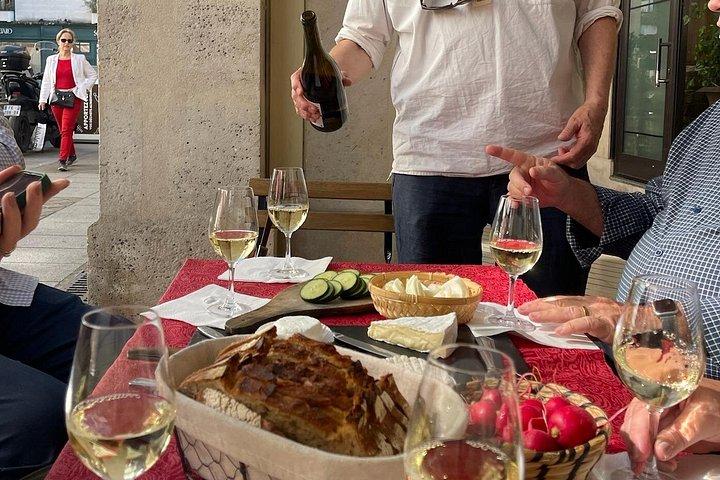 Wine Walk & Tasting in Saint-Germain-des-Prés