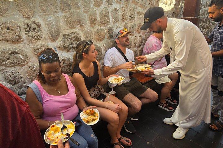 ドバイ スーク、ボート乗りと試食付きの博物館ガイド付きツアー