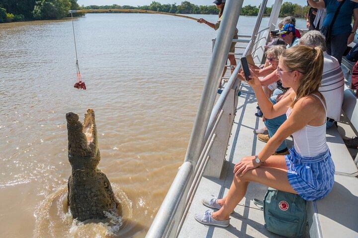 Cruzeiro de barco com salto de crocodilo com traslado de Darwin