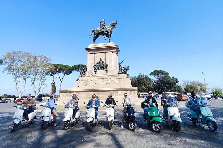 Rome Vespa Tour with Gelato Stop
