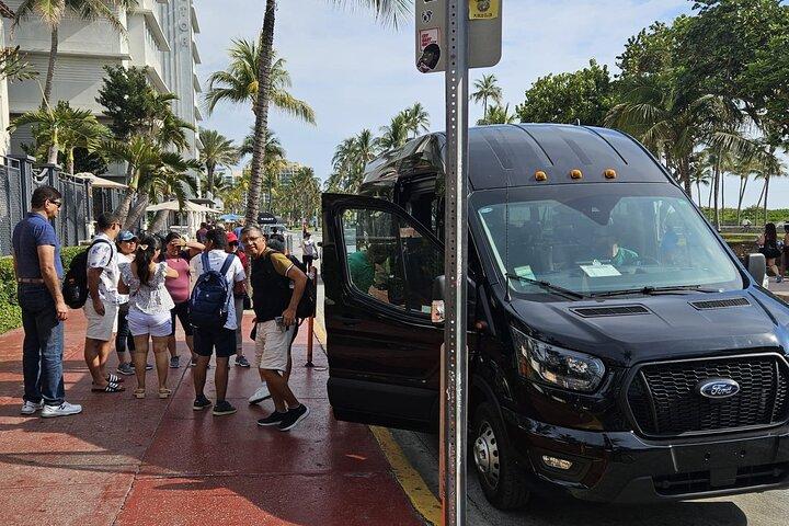 Miami Insider : ボートクルーズ（オプション）付き小グループシティツアー