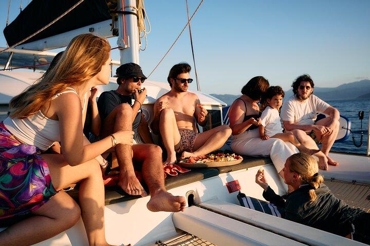 Katamaransejlads i Nafplio | Græsk buffet og åben bar
