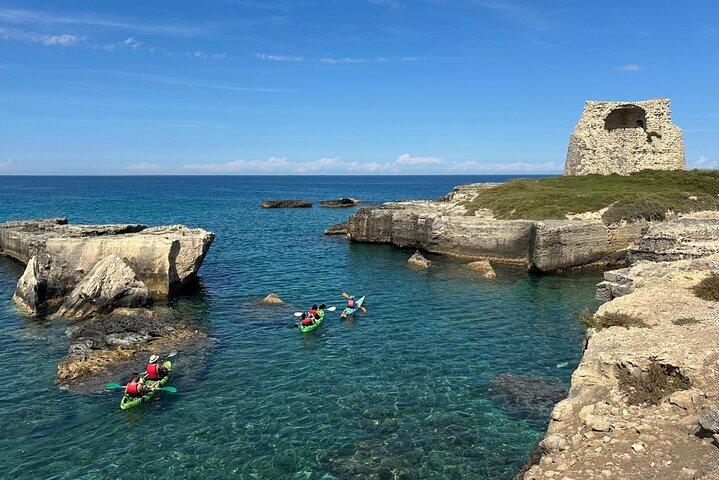 Passeio de caiaque e canoa para Roca Vecchia e La Grotta della Poesia
