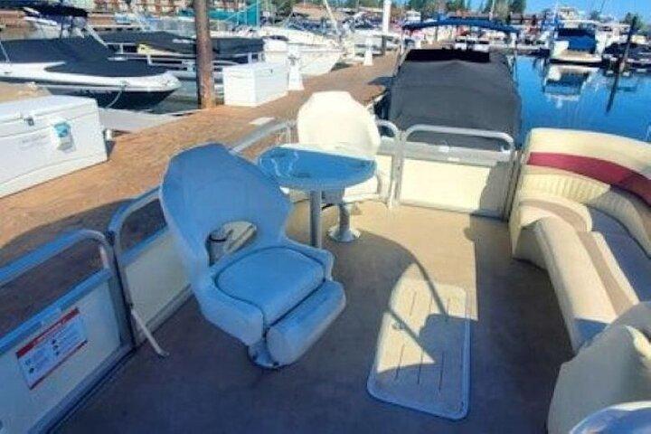 4-timers Pontoon Cruise Tour i Lake Tahoe (12 gæster)
