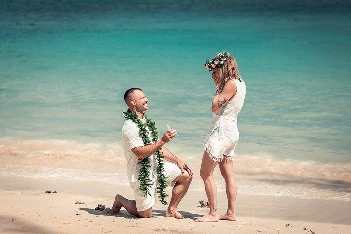 写真家とマウイビーチで婚約
