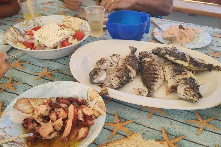 グループ釣り船クルーズ～クレフティコ泳ぎ釣りとランチ