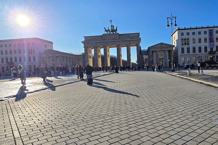 Berlin VIP TOUR - Visite privée en bus avec chauffeur et guide