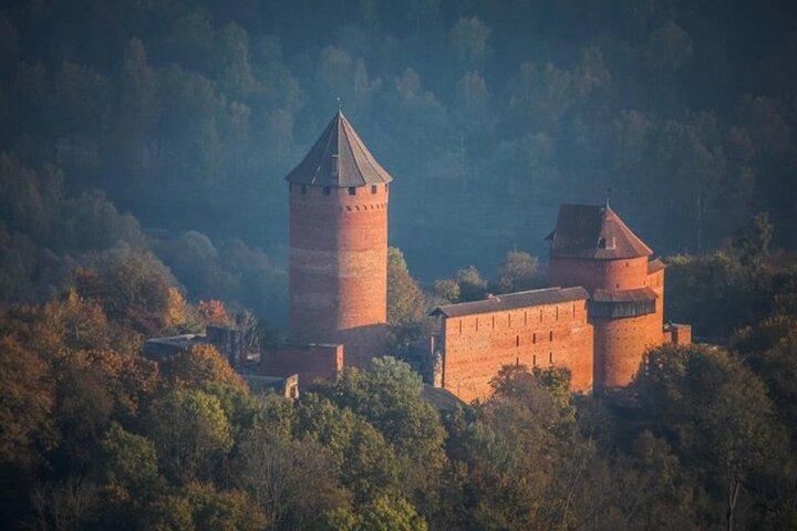 Sigulda slott, grottor och linbaneäventyr