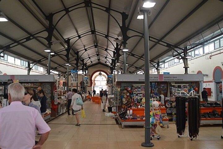 Tour du marché traditionnel de Loule