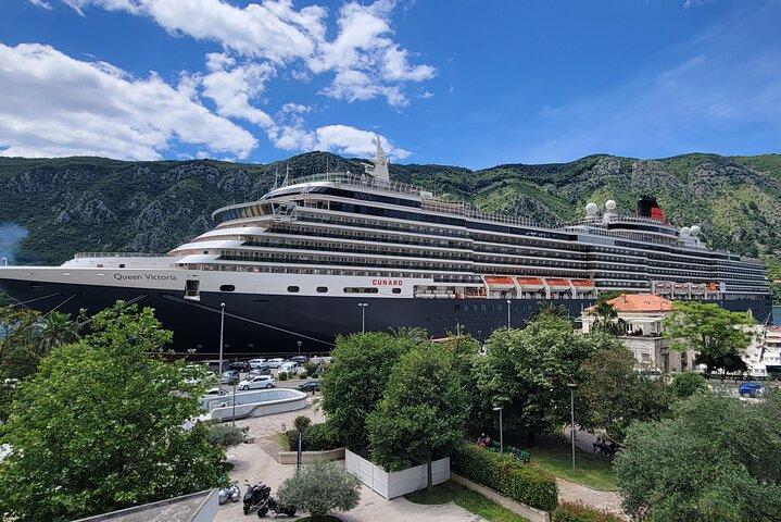 Von Durres/Tirana: Tagesausflug nach Montenegro, Budva und Kotor