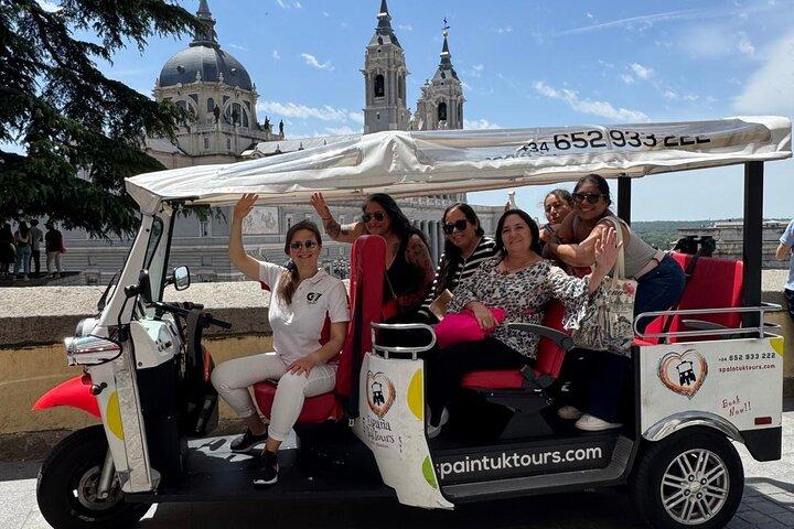 Madrid Tuk Tuk & Olé Experience – Tour Cultural Privado de 1,5h