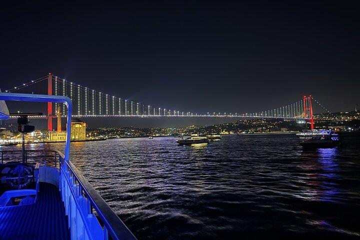 Profitez du Bosphore d’Istanbul : 2 - Heures Croisières de jour, coucher de soleil et nuit