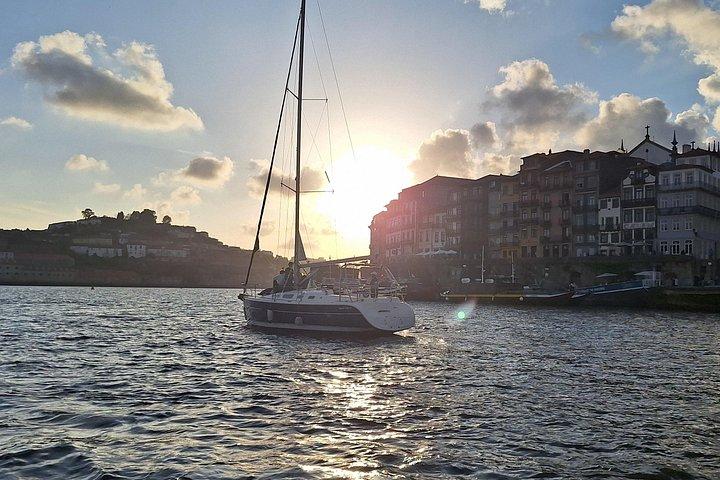 ポルト、あなただけのために！ ポートワインと夕日を楽しめるセーリングクルーズ