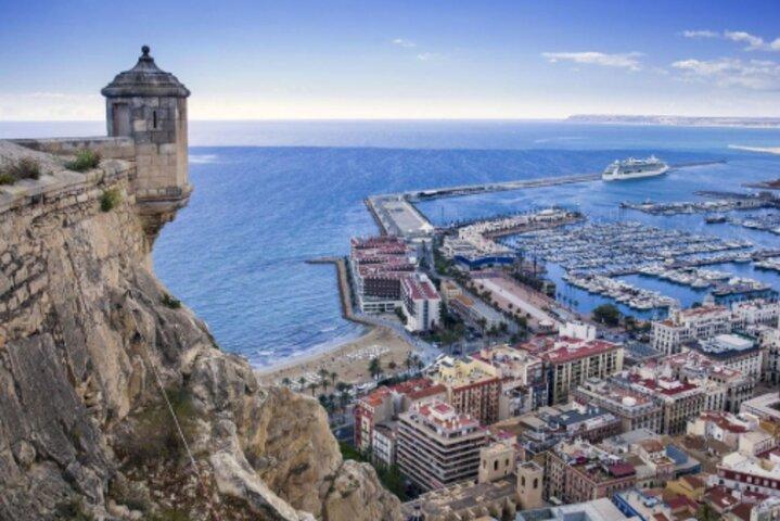 Alicante; Castelo de Santa Bárbara (entrada gratuita) e Show de Flamenco