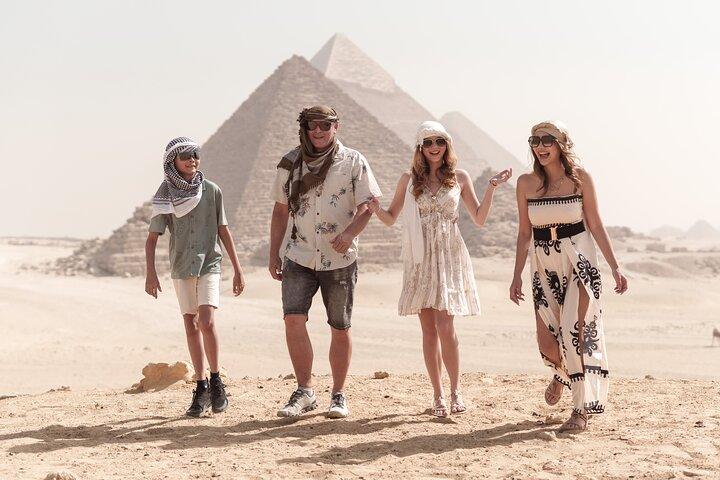 Pyramids, Egyptian Museum & Bazaar With Photographer