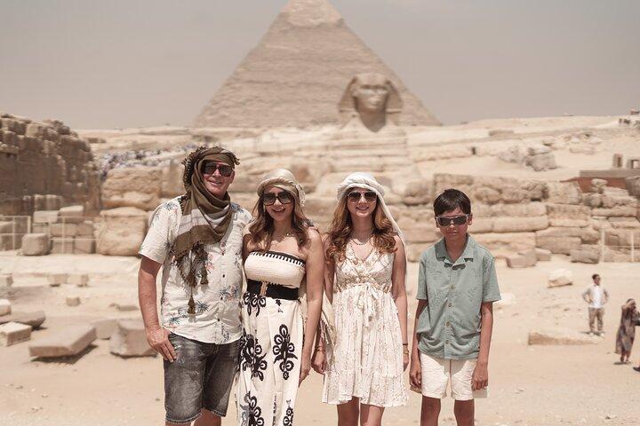 Pyramids, Egyptian Museum & Bazaar With Photographer