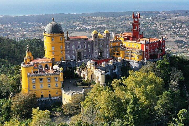 Visita guiada a Sintra, Pena, Regaleira, Cabo da Roca y Cascais