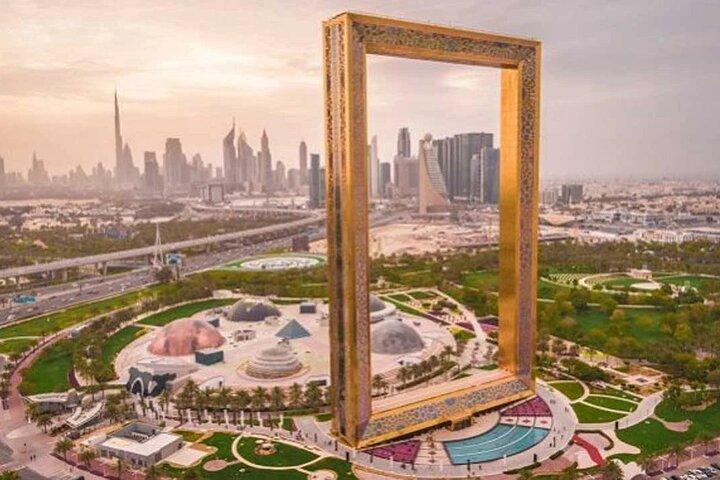 Tour della città di mezza giornata di Dubai e Abu Dhabi da Abu Dhabi