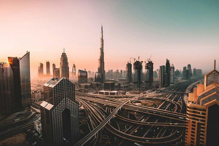 Tour della città di mezza giornata di Dubai e Abu Dhabi da Abu Dhabi