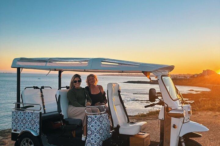 Lisbon: Private Tuk Tuk Tour — 6 Viewpoints & Local Guide