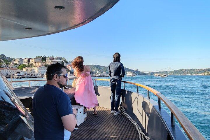 Experience Istanbul: Scenic Bosphorus Cruise with Lunch&Breakfast