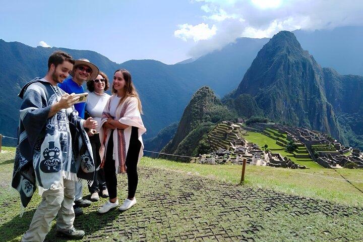 Machu Picchu Full-Day Tour by Train from Cusco – All Inclusive