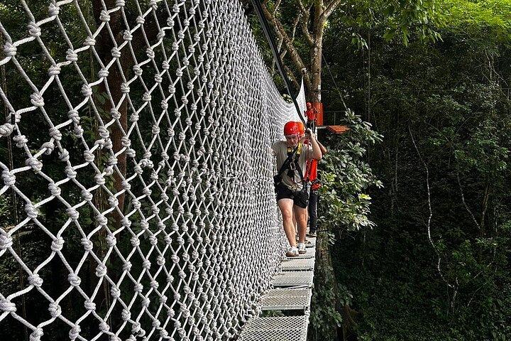 Sticky vandfald og Zipline eventyr