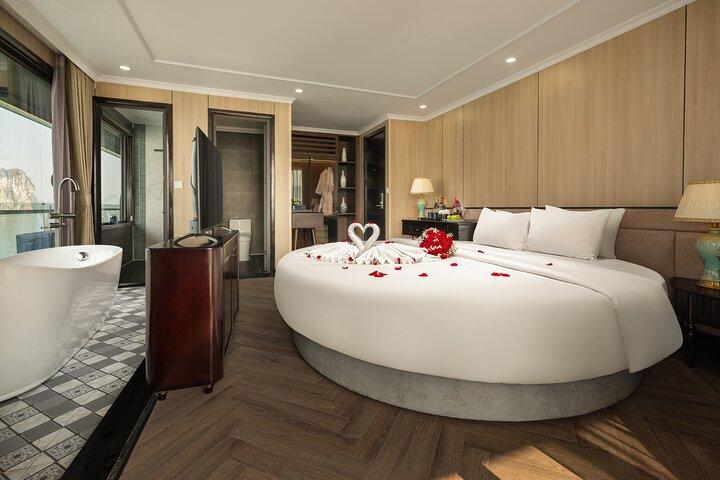 Luxus Halong & Lan Ha Bay Cruise 2D1N mit Balkon & Badewanne