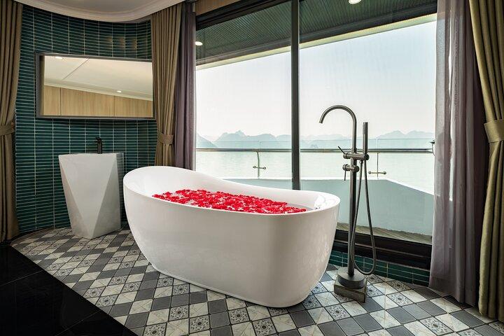 Luxus Halong & Lan Ha Bay Cruise 2D1N mit Balkon & Badewanne