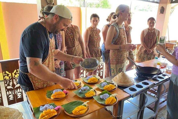 Kochabendkurs Chiang Mai Besuchen Sie den Bio-Garten und -Markt
