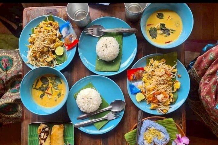 Kochabendkurs Chiang Mai Besuchen Sie den Bio-Garten und -Markt