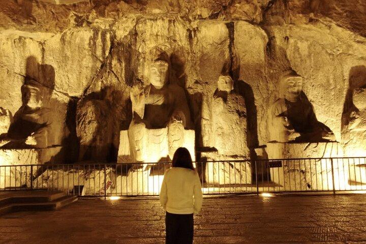 Visite nocturne des grottes de Luoyang longmen avec guide