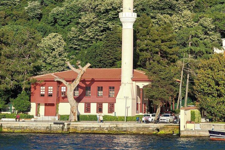 La Hora Dorada de Estambul: Crucero al atardecer por el Bósforo en barco