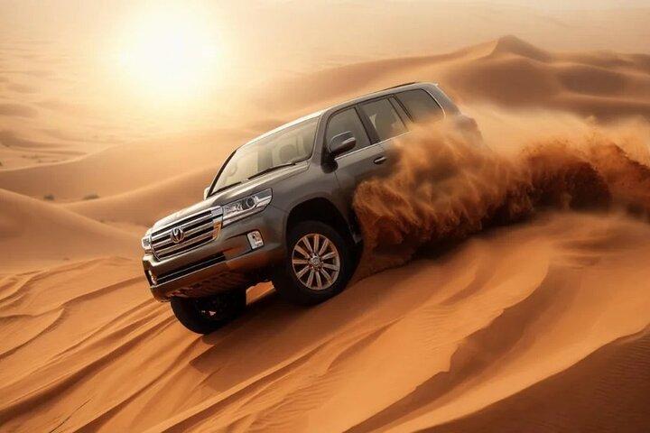 Abendliche Wüstensafari mit PickDrop, Grill & Shows–QuadBike Optional