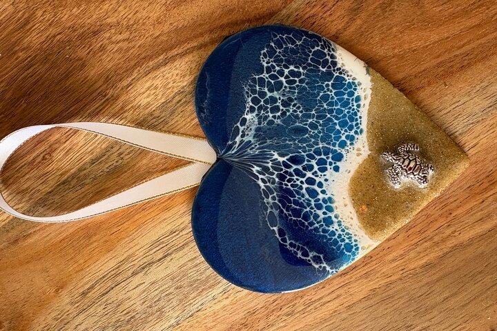 自分だけのお土産を作る: マウイオーナメントアート体験