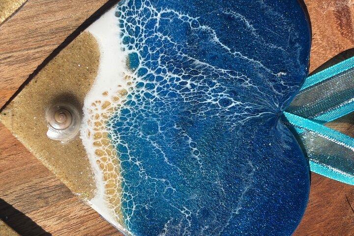 自分だけのお土産を作る: マウイオーナメントアート体験