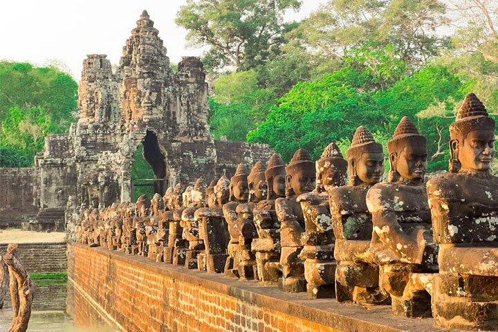 Angkor Wat & Bayon: o templo sorridente de Angkor