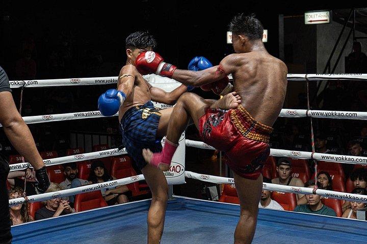 プーケット発パトンボクシングスタジアムのムエタイ戦士ナイト