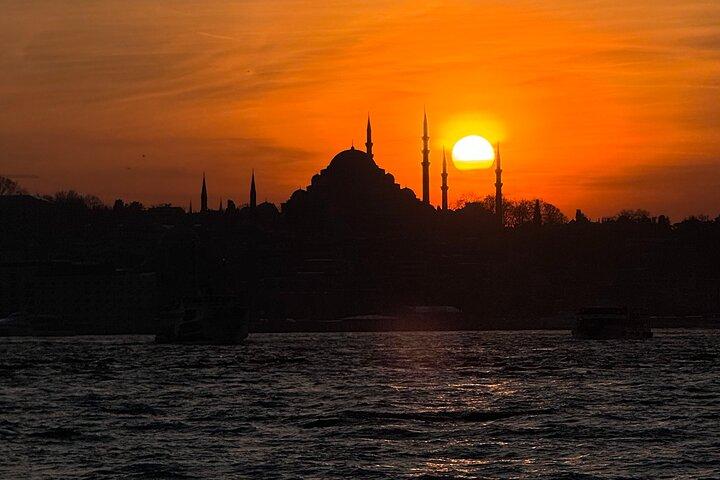 Profitez du Bosphore d’Istanbul : 2 - Heures Croisières de jour, coucher de soleil et nuit