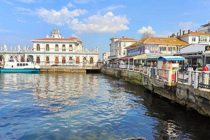 イスタンブール旧市街からのプリンセス諸島ブルーの旅