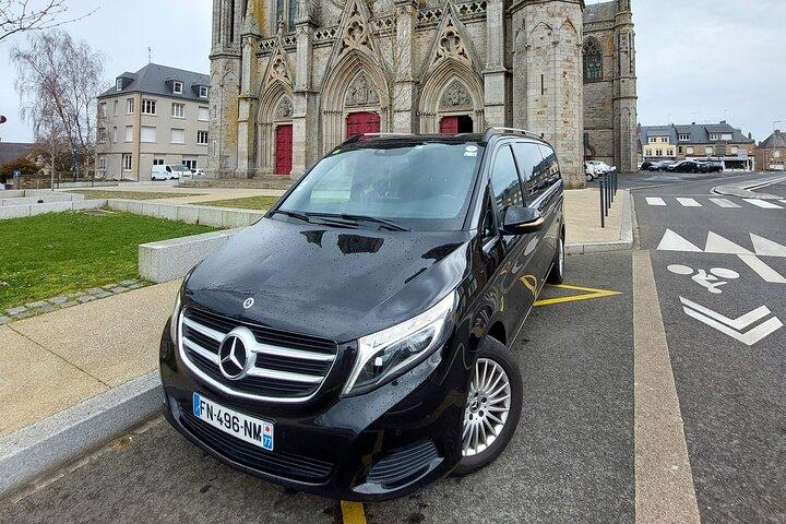 Privétransfer van Parijs City of CDG naar Caen of Bayeux