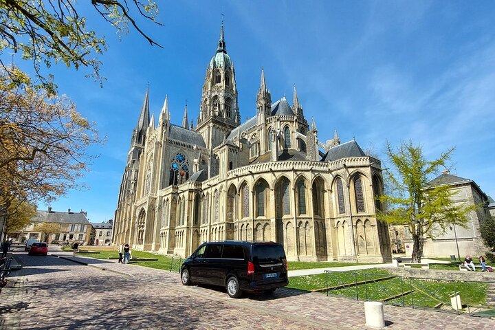 Privétransfer van Parijs City of CDG naar Caen of Bayeux