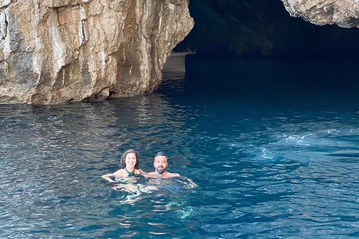Blue Cave og Our Lady of the Rocks Privat bådtur op til 6 personer