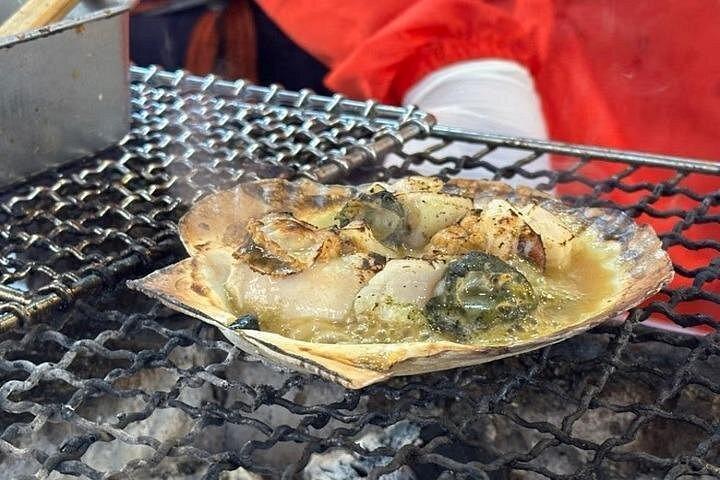 スキップ・ザ・ライン: 築地市場グルメツアー 地元の味を味わう
